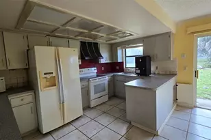 12082 SE 61st Ct, Belleview, FL 34420 - Photo 3