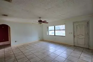 12082 SE 61st Ct, Belleview, FL 34420 - Photo 5