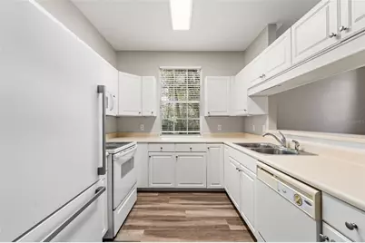 2211 NW 16th Terrace #2211, Gainesville, FL 32605 - Photo 5