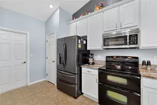 12384 SE 176th Loop, Summerfield, FL 34491 - Photo 17