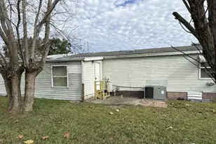 1832 W Schwartz Blvd, Lady Lake, FL 32159 - Photo 11