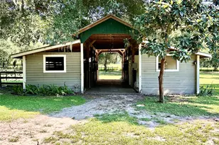 5625 NW 193rd Ln, Orange Lake, FL 32681 - Photo 9