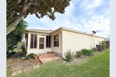 8017 SE 175th Columbia Place, The Villages, FL 32162 - Photo 17