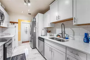 10290 Carmen Ln, Royal Palm Beach, FL 33411 - Photo 11