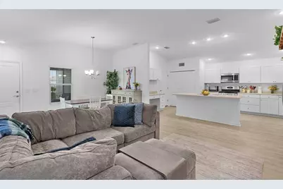 842 Spring Avenue, The Villages, FL 34762 - Photo 9