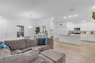 842 Spring Ave, The Villages, FL 34762 - Photo 9