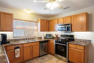 17070 SE 91st Lee Ave, The Villages, FL 32162 - Photo 11