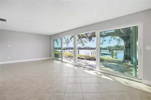 11586 W Bayshore Dr, Crystal River, FL 34429 - Photo 19