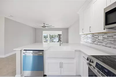 11586 W Bayshore Drive #14, Crystal River, FL 34429 - Photo 9