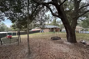 10095 SE 162nd Ct, Ocklawaha, FL 32179 - Photo 15