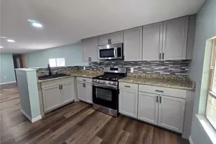 1821 NE 115th Ave, Silver Springs, FL 34488 - Photo 11