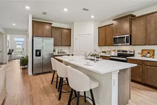 8198 Ives Pl, Wildwood, FL 34785 - Photo 5