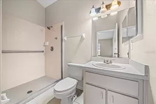 2851 NE 64th Ln, Ocala, FL 34479 - Photo 13