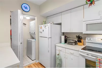 1610 N 42nd Circle #211, Vero Beach, FL 32967 - Photo 17