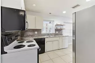 920 N Lyle Ave, Crystal River, FL 34429 - Photo 13