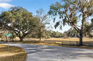 8989 S Great Oaks Dr, Floral City, FL 34436 - Photo 9