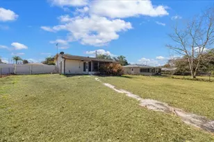 415 1st Dr, Lady Lake, FL 32159 - Photo 5