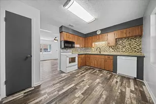 415 1st Dr, Lady Lake, FL 32159 - Photo 11