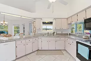 8951 E Sweetwater Dr, Inverness, FL 34450 - Photo 11