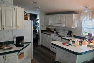 2121 SE 170th Avenue Rd, Silver Springs, FL 34488 - Photo 9