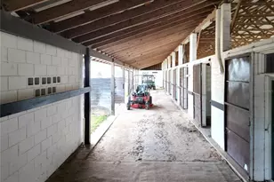 21051 SE 42nd St, Morriston, FL 32668 - Photo 5