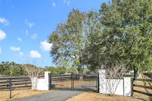 21051 SE 42nd St, Morriston, FL 32668 - Photo 13