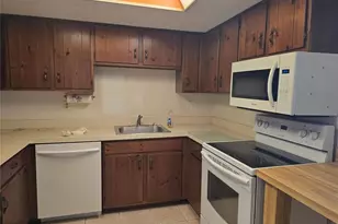 512 Fairways Cir, Ocala, FL 34472 - Photo 5