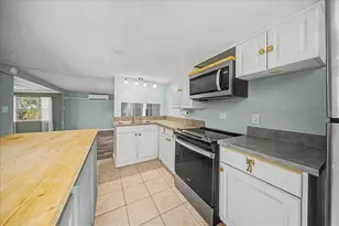 16789 SE 8th Pl, Silver Springs, FL 34488 - Photo 5