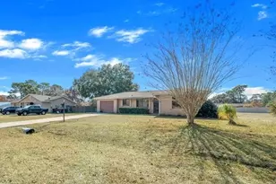 543 Silver Course Ct, Ocala, FL 34472 - Photo 3