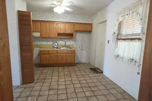 5810 7th Ave S, Saint Petersburg, FL 33707 - Photo 9