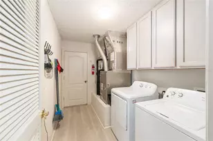 8337 SE 176th Lawson Loop, The Villages, FL 32162 - Photo 19