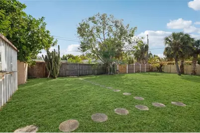 640 59th St S, Saint Petersburg, FL 33707 - Photo 25