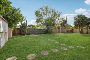 640 59th St S, Saint Petersburg, FL 33707 - Photo 25
