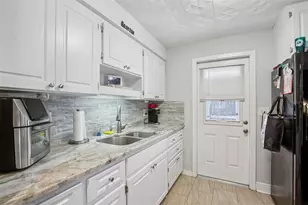 640 59th St S, Saint Petersburg, FL 33707 - Photo 15