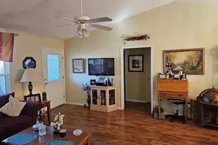 8072 SE 175th Columbia Pl, The Villages, FL 32162 - Photo 3