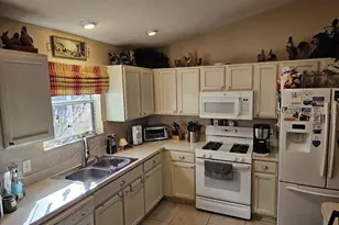 8072 SE 175th Columbia Pl, The Villages, FL 32162 - Photo 7