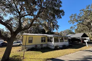 18592 SE 21st St, Silver Springs, FL 34488 - Photo 1