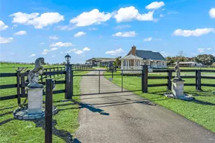 19830 SE 15th Pl, Morriston, FL 32668 - Photo 3