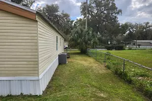 2122 Cr 426, Lake Panasoffkee, FL 33538 - Photo 3