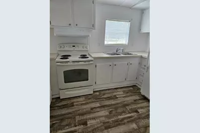 2122 Cr 426, Lake Panasoffkee, FL 33538 - Photo 7