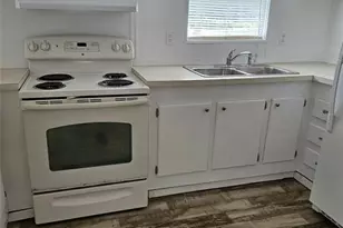 2122 Cr 426, Lake Panasoffkee, FL 33538 - Photo 7