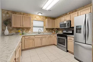 3024 Macon Ct, The Villages, FL 32162 - Photo 9