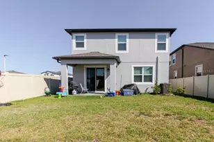 3047 Adams Cross Dr, Zephyrhills, FL 33540 - Photo 3