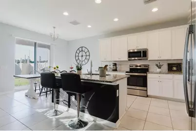 3047 Adams Cross Drive, Zephyrhills, FL 33540 - Photo 7