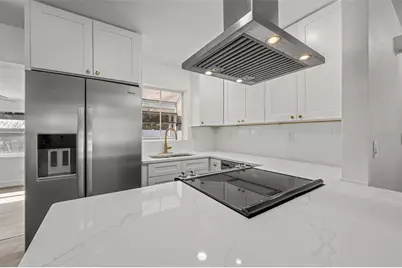 5224 52nd Avenue N, Saint Petersburg, FL 33709 - Photo 9