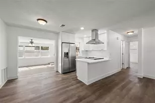 5224 52nd Ave N, Saint Petersburg, FL 33709 - Photo 7