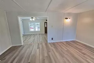 18565 SE 24th Ln, Ocklawaha, FL 32179 - Photo 11