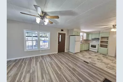 18565 SE 24th Lane, Ocklawaha, FL 32179 - Photo 3