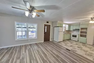 18565 SE 24th Ln, Ocklawaha, FL 32179 - Photo 3