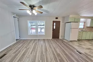 18565 SE 24th Ln, Ocklawaha, FL 32179 - Photo 15